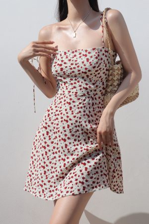 Retro Floral Spaghetti Strap Short Dress in White and Red - Fitted Sexy Vacation Style for Girls