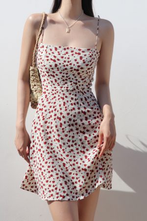 Retro Floral Spaghetti Strap Short Dress in White and Red - Fitted Sexy Vacation Style for Girls