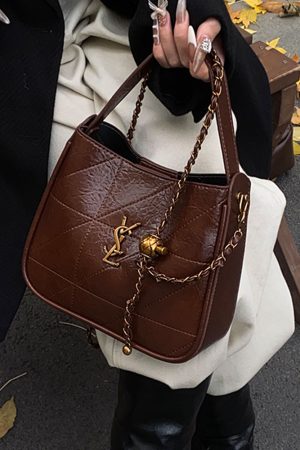 Retro High-End Oil Wax Leather Bucket Bag for Women - Trendy Versatile Shoulder Bag for Winter 2025 Fashion