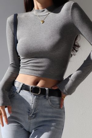 Retro High-Waisted Slimming Short Long-Sleeve T-Shirt with Stand Collar for Women - Elastic Round Neck, Leg-Lengthening Style