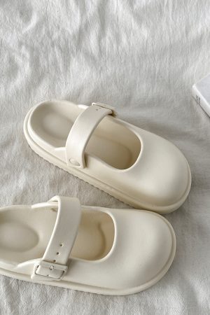 Retro Mary Jane Hole Shoes for Women - 2025 New Summer Outdoor Thick-Soled Closed-Toe Non-Slip Slippers in Y2K Style