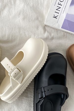 Retro Mary Jane Hole Shoes for Women - 2025 New Summer Outdoor Thick-Soled Closed-Toe Non-Slip Slippers in Y2K Style