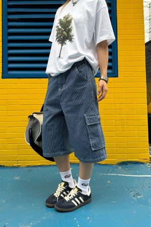Retro Multi-Pocket Striped Denim Shorts for Men and Women - Loose Fit Street Style Summer Three-Quarter Pants