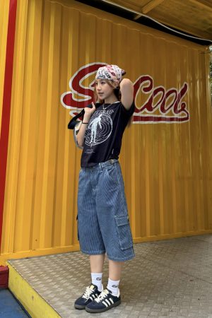 Retro Multi-Pocket Striped Denim Shorts for Men and Women - Loose Fit Street Style Summer Three-Quarter Pants