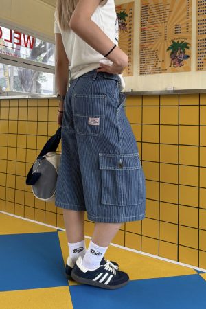 Retro Multi-Pocket Striped Denim Shorts for Men and Women - Loose Fit Street Style Summer Three-Quarter Pants