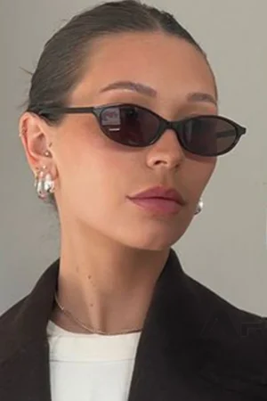 Retro Oval Narrow-Frame Sunglasses for Men and Women - Trendy Small Face Fit, Hip-Hop and Street Style, Ideal for Parties and Runway