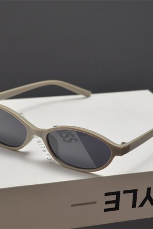 Retro Oval Narrow-Frame Sunglasses for Men and Women - Trendy Small Face Fit, Hip-Hop and Street Style, Ideal for Parties and Runway