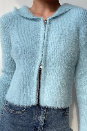 Retro Plush High-Waisted Slim Fit Hooded Knitted Cardigan Top - Cute European American Style