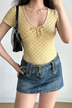Retro Polka Dot Bow V-Neck T-Shirt for Women - Slim Fit Short Sleeve Summer Top in European American Style