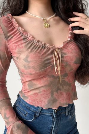 Retro Printed V-Neck Bell Sleeve Top - Women's Slim Fit Short Long Sleeve T-Shirt in European and American Style, 90s Inspired