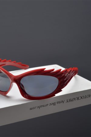 Retro Punk Asymmetric Winged Sunglasses for Men and Women - Trendy Street Style Eyewear for Millennial Fashion