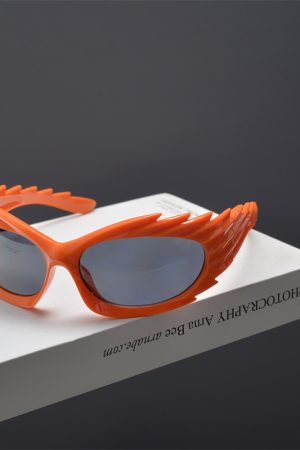 Retro Punk Asymmetric Winged Sunglasses for Men and Women - Trendy Street Style Eyewear for Millennial Fashion