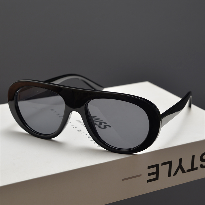 Retro Round Face Frog Sunglasses in Orange Tea Color - Unisex Slimming Fashion for Hip-Hop & Party Style Retro Round Face Frog Sunglasses in Orange Tea Color - Unisex Slimming Fashion for Hip-Hop & Party Style