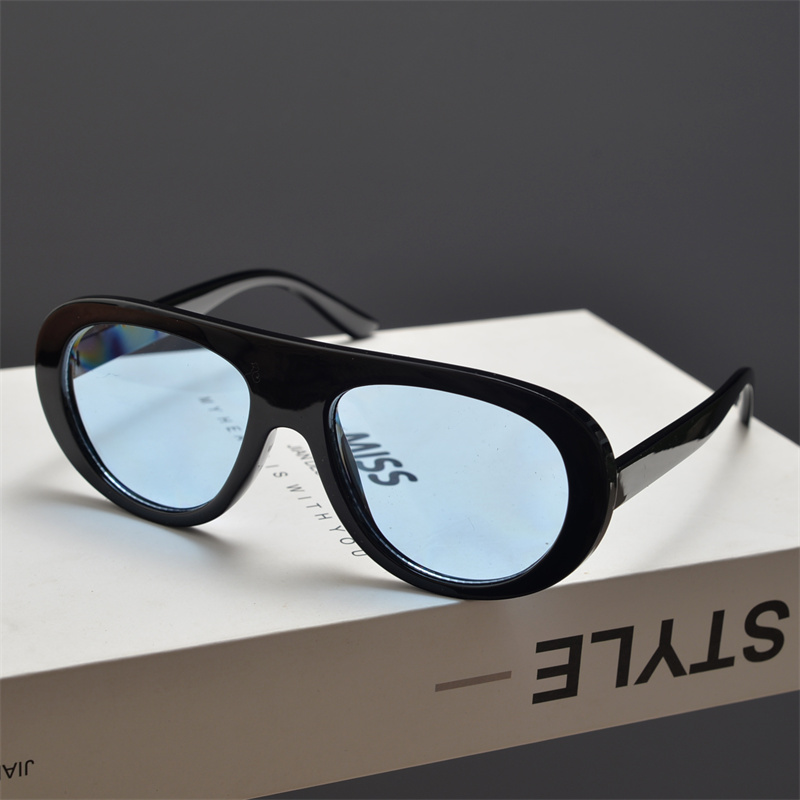 Retro Round Face Frog Sunglasses in Orange Tea Color - Unisex Slimming Fashion for Hip-Hop & Party Style Retro Round Face Frog Sunglasses in Orange Tea Color - Unisex Slimming Fashion for Hip-Hop & Party Style