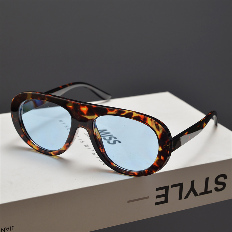 Retro Round Face Frog Sunglasses in Orange Tea Color - Unisex Slimming Fashion for Hip-Hop & Party Style Retro Round Face Frog Sunglasses in Orange Tea Color - Unisex Slimming Fashion for Hip-Hop & Party Style