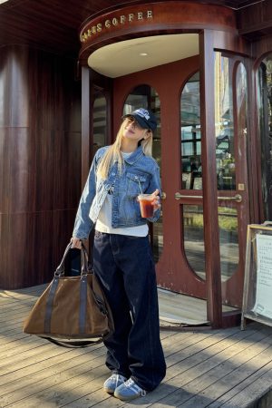 Retro Slim-Fit Denim Jacket for Women - American Style with Lapel, Versatile Splicing, Perfect for Autumn Fashion