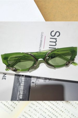 Retro Snake-Shaped Cat-Eye Sunglasses for Women - Millennium Style Korean Trendy Hip-Hop Party Eyewear