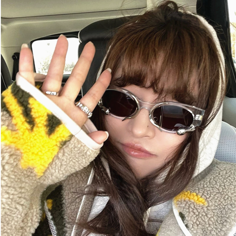 Retro Snake-Shaped Cat-Eye Sunglasses for Women - Millennium Style Korean Trendy Hip-Hop Party Eyewear Retro Snake-Shaped Cat-Eye Sunglasses for Women - Millennium Style Korean Trendy Hip-Hop Party Eyewear