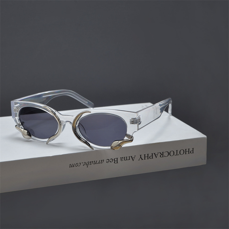 Retro Snake-Shaped Cat-Eye Sunglasses for Women - Millennium Style Korean Trendy Hip-Hop Party Eyewear Retro Snake-Shaped Cat-Eye Sunglasses for Women - Millennium Style Korean Trendy Hip-Hop Party Eyewear