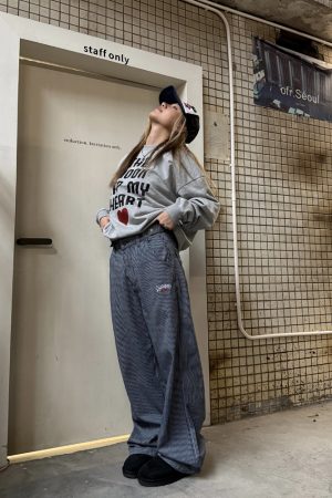 Retro Vertical Striped Jeans for Men and Women - Casual Embroidered Straight-Leg Loose Pants for a Slimming Fit