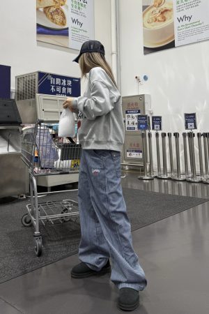 Retro Vertical Striped Jeans for Men and Women - Casual Embroidered Straight-Leg Loose Pants for a Slimming Fit