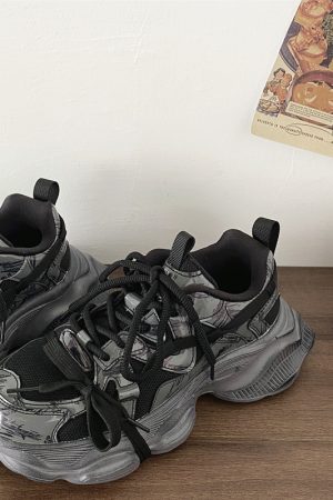 Retro Vintage Black Warrior Dad Shoes for Women - Thick-Soled Height-Increasing Sports Casual Sneakers, Trendy 2025 Style