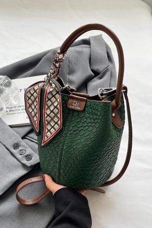 Retro Women's Bucket Bag - 2025 Autumn Style Diamond-Patterned Minimalist Shoulder Handbag