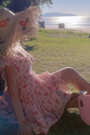 Romantic Floral Puff Sleeve Dress with French Square Neck - Handmade Hawaiian Style for Spring/Summer Vacation 2025