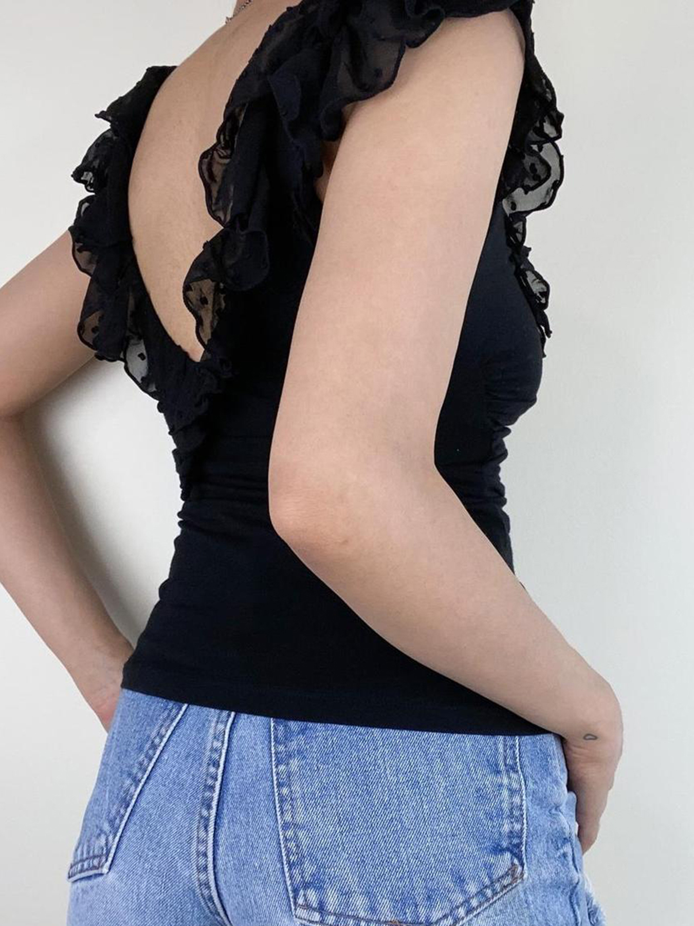 Romantic French Low-Neck Ruffled Backless Short Top for Women with Flutter Sleeves - Vacation Style Slim Fit Tank Top Romantic French Low-Neck Ruffled Backless Short Top for Women with Flutter Sleeves - Vacation Style Slim Fit Tank Top