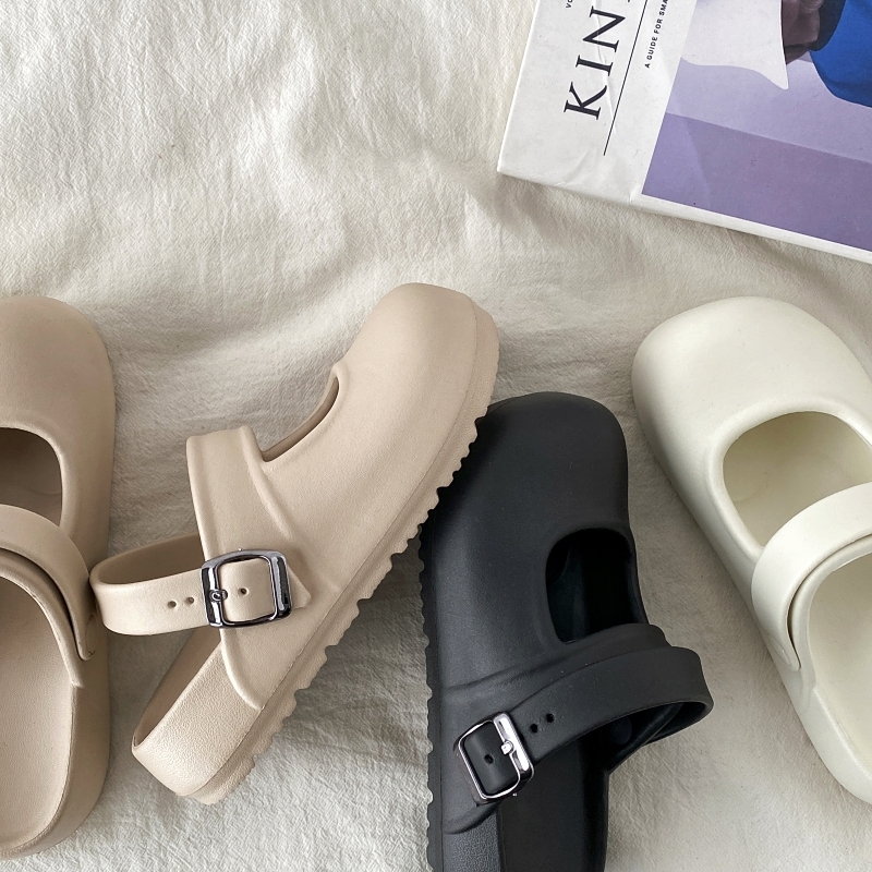 Round-Toe Mary Jane Slippers for Women - Summer 2025 Thick-Soled Closed-Toe Half Slippers, Trendy Holey Design for Outdoor Wear Round-Toe Mary Jane Slippers for Women - Summer 2025 Thick-Soled Closed-Toe Half Slippers, Trendy Holey Design for Outdoor Wear