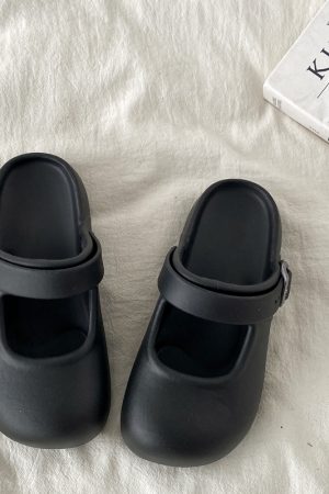 Round-Toe Mary Jane Slippers for Women - Summer 2025 Thick-Soled Closed-Toe Half Slippers, Trendy Holey Design for Outdoor Wear