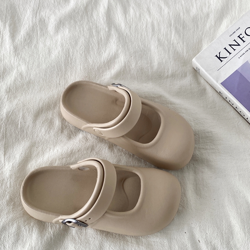 Round-Toe Mary Jane Slippers for Women - Summer 2025 Thick-Soled Closed-Toe Half Slippers, Trendy Holey Design for Outdoor Wear Round-Toe Mary Jane Slippers for Women - Summer 2025 Thick-Soled Closed-Toe Half Slippers, Trendy Holey Design for Outdoor Wear
