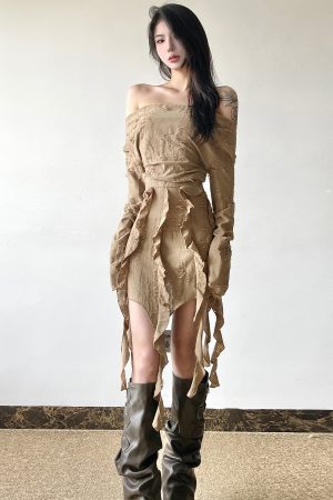 Ruffled Fringe Denim Skirt for Women, Distressed Light Wash Short Skirt, Off-Shoulder Dress, Y2K Style, Boho Chic Fashion