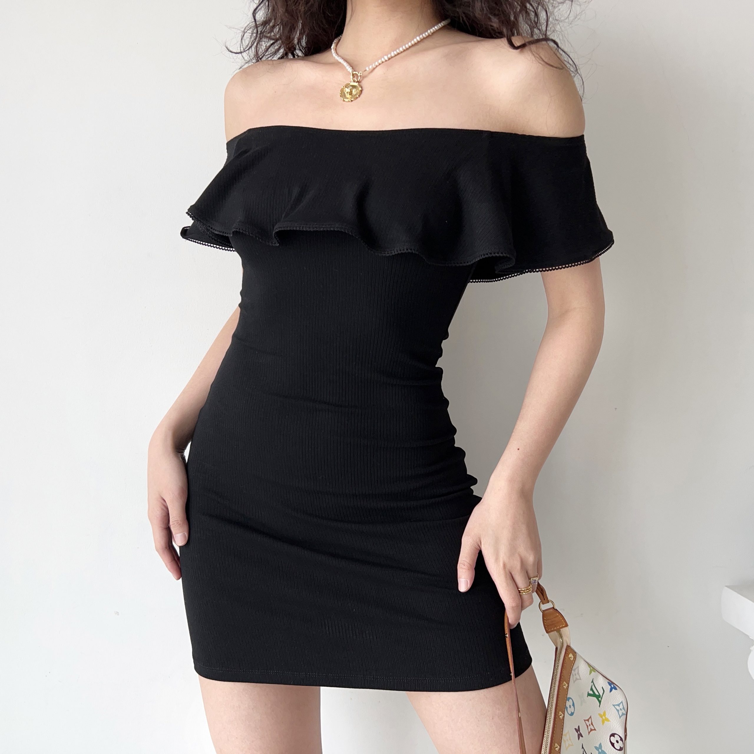 Sexy One-Shoulder Ruffled Black Bodycon Dress for Women - European American Style Short Skirt, Trendy Y2K Fashion Sexy One-Shoulder Ruffled Black Bodycon Dress for Women - European American Style Short Skirt, Trendy Y2K Fashion