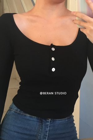 Sexy Slim-Fit Ribbed Long Sleeve T-Shirt with Large Round Neck and Three-Button Detail, Curved Hem, European American Style
