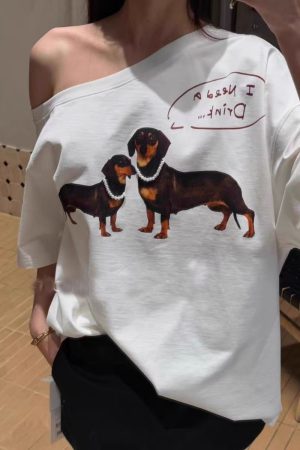 Slanted Off-Shoulder Short Sleeve T-Shirt for Women with Sausage Dog Print, Loose Fit, Jennie-Style, Versatile Casual Top