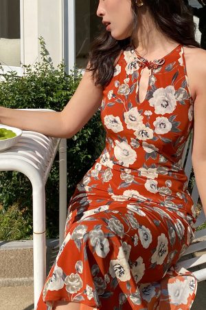 Sleeveless Vintage Cheongsam Dress with Button Print and Long Split, Chinese Style, Perfect for Y2K and Retro Fashion Enthusiasts