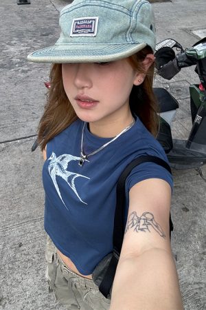 Slim-Fit Crop Short-Sleeve T-Shirt for Women - American Style High Street Summer Top, Trendy Shoulder Design, Y2K Fashion