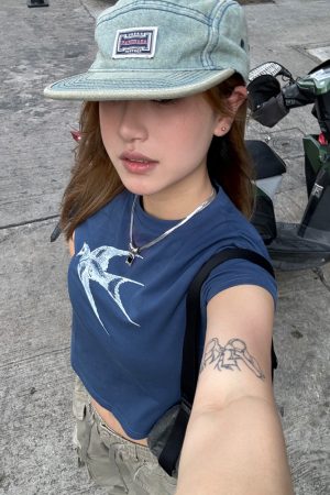 Slim-Fit Crop Short-Sleeve T-Shirt for Women - American Style High Street Summer Top, Trendy Shoulder Design, Y2K Fashion