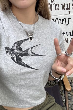 Slim-Fit Crop Short-Sleeve T-Shirt for Women - American Style High Street Summer Top, Trendy Shoulder Design, Y2K Fashion