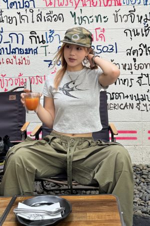 Slim-Fit Crop Short-Sleeve T-Shirt for Women - American Style High Street Summer Top, Trendy Shoulder Design, Y2K Fashion