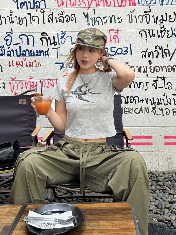 Slim-Fit Crop Short-Sleeve T-Shirt for Women - American Style High Street Summer Top, Trendy Shoulder Design, Y2K Fashion Slim-Fit Crop Short-Sleeve T-Shirt for Women - American Style High Street Summer Top, Trendy Shoulder Design, Y2K Fashion