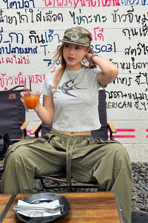 Slim-Fit Crop Short-Sleeve T-Shirt for Women - American Style High Street Summer Top, Trendy Shoulder Design, Y2K Fashion