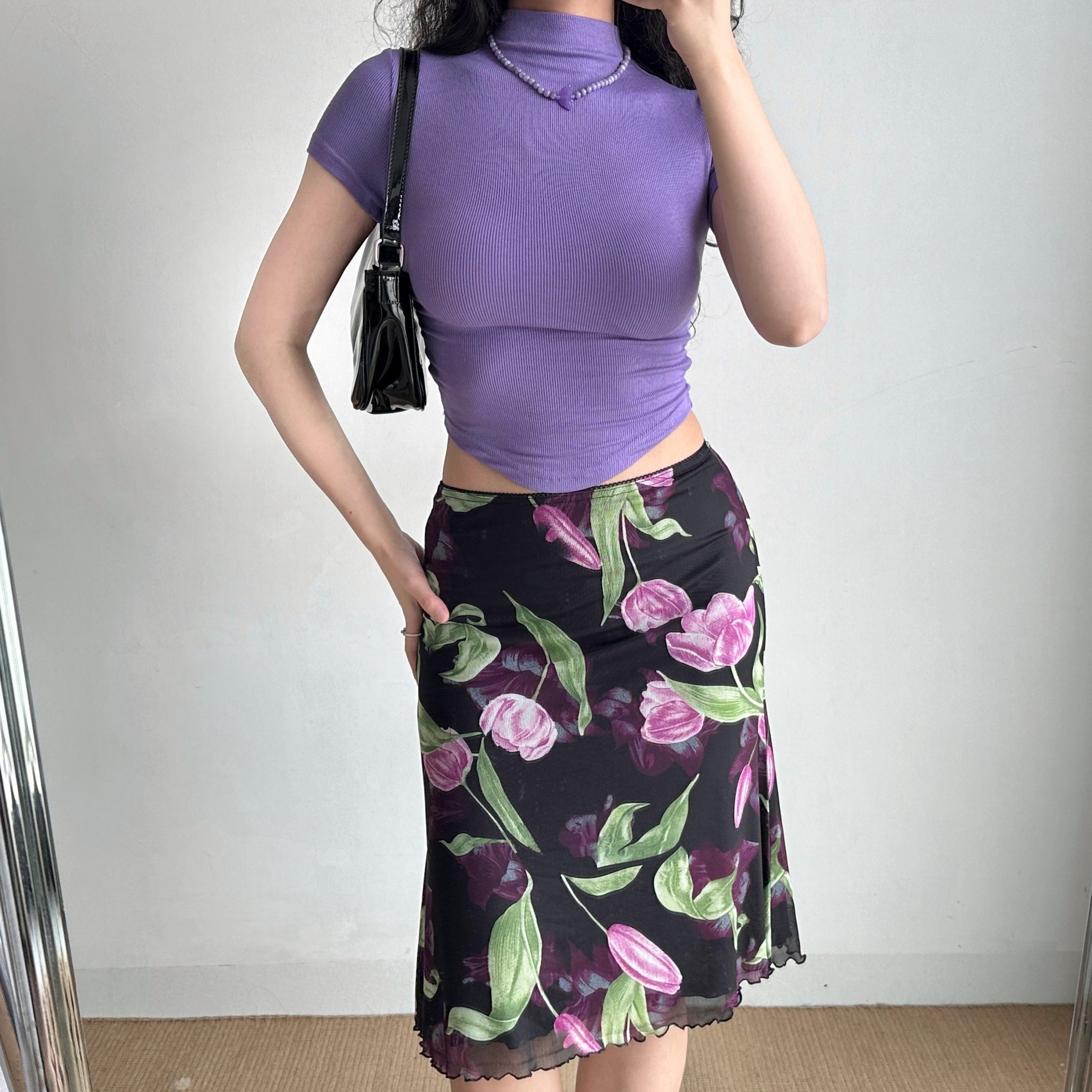 Slim-Fit Ribbed Half-High Neck Short Sleeve T-Shirt for Women - Minimalist European American Style, Trendy Casual Top Slim-Fit Ribbed Half-High Neck Short Sleeve T-Shirt for Women - Minimalist European American Style, Trendy Casual Top