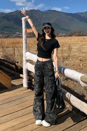 Slim Fit Solid Color Short Sleeve T-Shirt for Women - Versatile Pure Cotton Top - 2025 Spring Style - Casual Fashion Essential