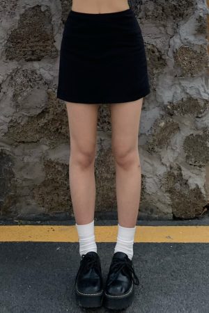 Slim Fit Split Hem Shorts for Women - Mid-Waist Sports Yoga Bodycon Skirt Pants - Versatile Summer Fashion