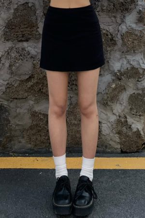 Slim Fit Split Hem Shorts for Women - Mid-Waist Sports Yoga Bodycon Skirt Pants - Versatile Summer Fashion