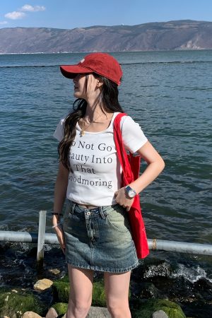 Slim Fit Square Neck Short Sleeve T-Shirt for Women - Trendy Summer Top, Casual Chic Style