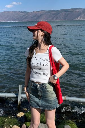 Slim Fit Square Neck Short Sleeve T-Shirt for Women - Trendy Summer Top, Casual Chic Style