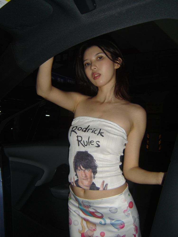 Slim Fit Strapless Crop Top - 2025 Summer American Vintage Portrait Print, Y2K Style, Trendy Summer Fashion Slim Fit Strapless Crop Top - 2025 Summer American Vintage Portrait Print, Y2K Style, Trendy Summer Fashion